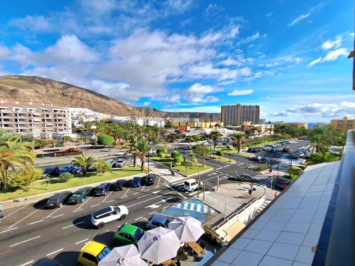 לוס כריסטיאנוס Newly Reformed 2 Bedroom Apartment In The Center Of Los Cristianos מראה חיצוני תמונה