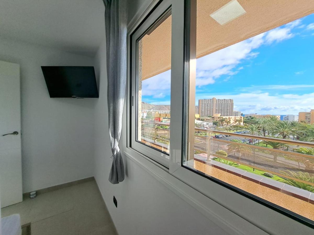 לוס כריסטיאנוס Newly Reformed 2 Bedroom Apartment In The Center Of Los Cristianos מראה חיצוני תמונה