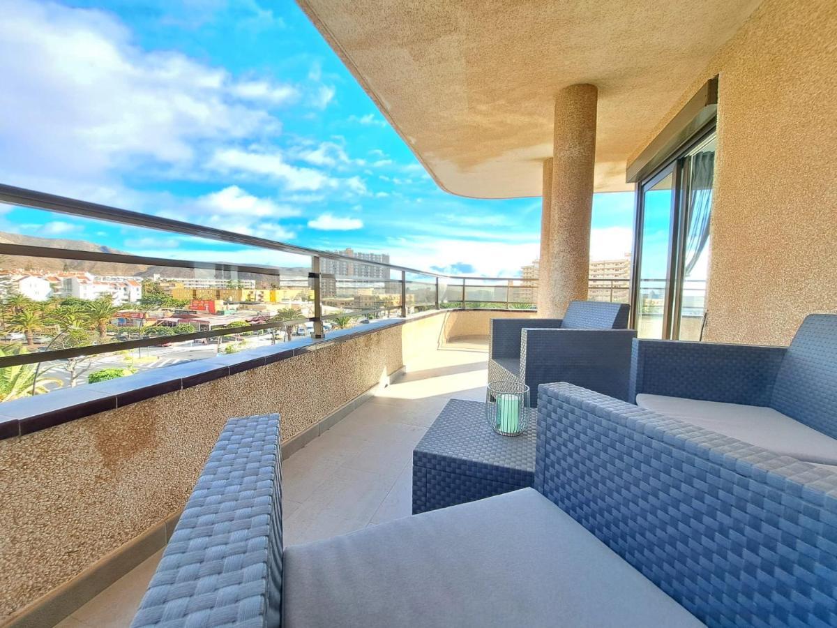 לוס כריסטיאנוס Newly Reformed 2 Bedroom Apartment In The Center Of Los Cristianos מראה חיצוני תמונה
