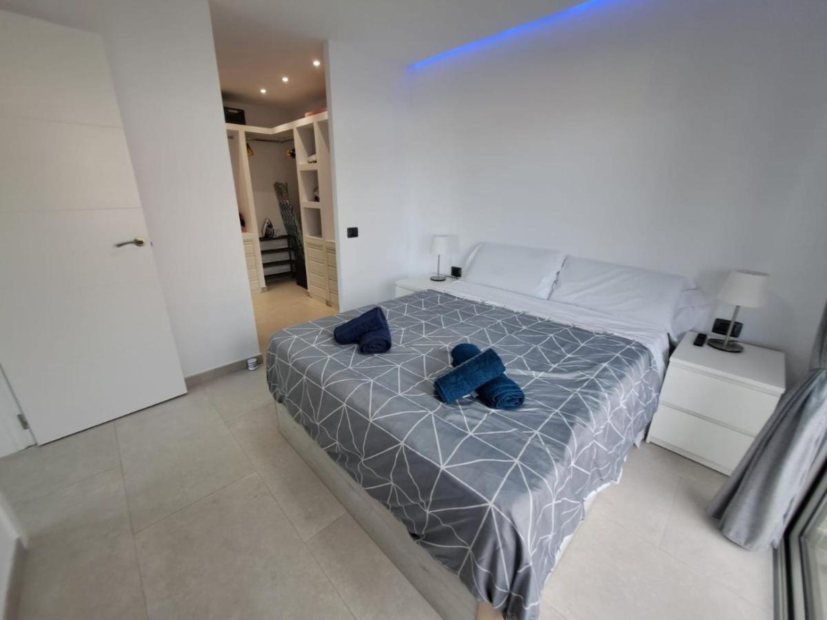 לוס כריסטיאנוס Newly Reformed 2 Bedroom Apartment In The Center Of Los Cristianos מראה חיצוני תמונה