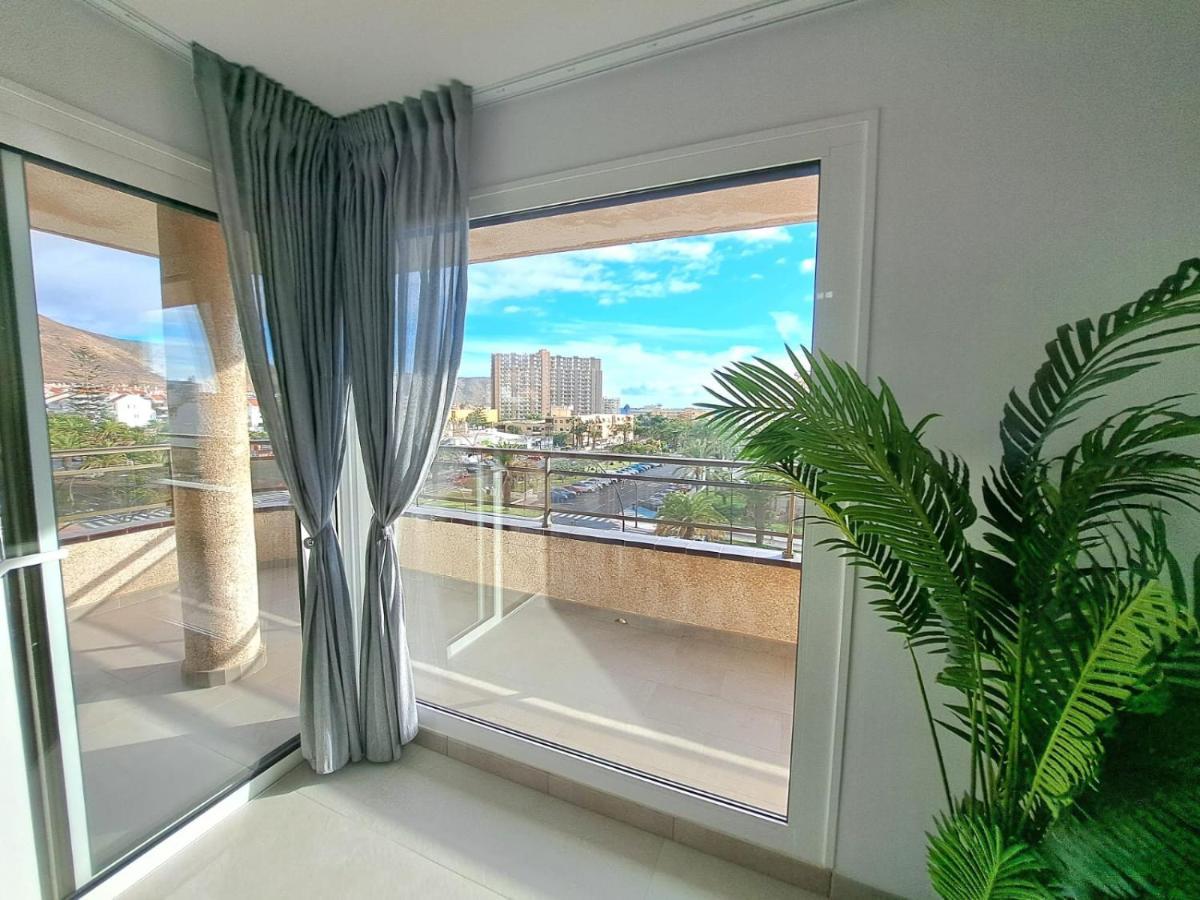 לוס כריסטיאנוס Newly Reformed 2 Bedroom Apartment In The Center Of Los Cristianos מראה חיצוני תמונה