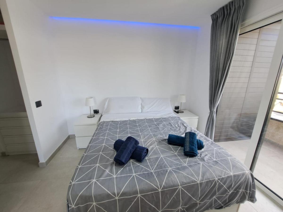 לוס כריסטיאנוס Newly Reformed 2 Bedroom Apartment In The Center Of Los Cristianos מראה חיצוני תמונה