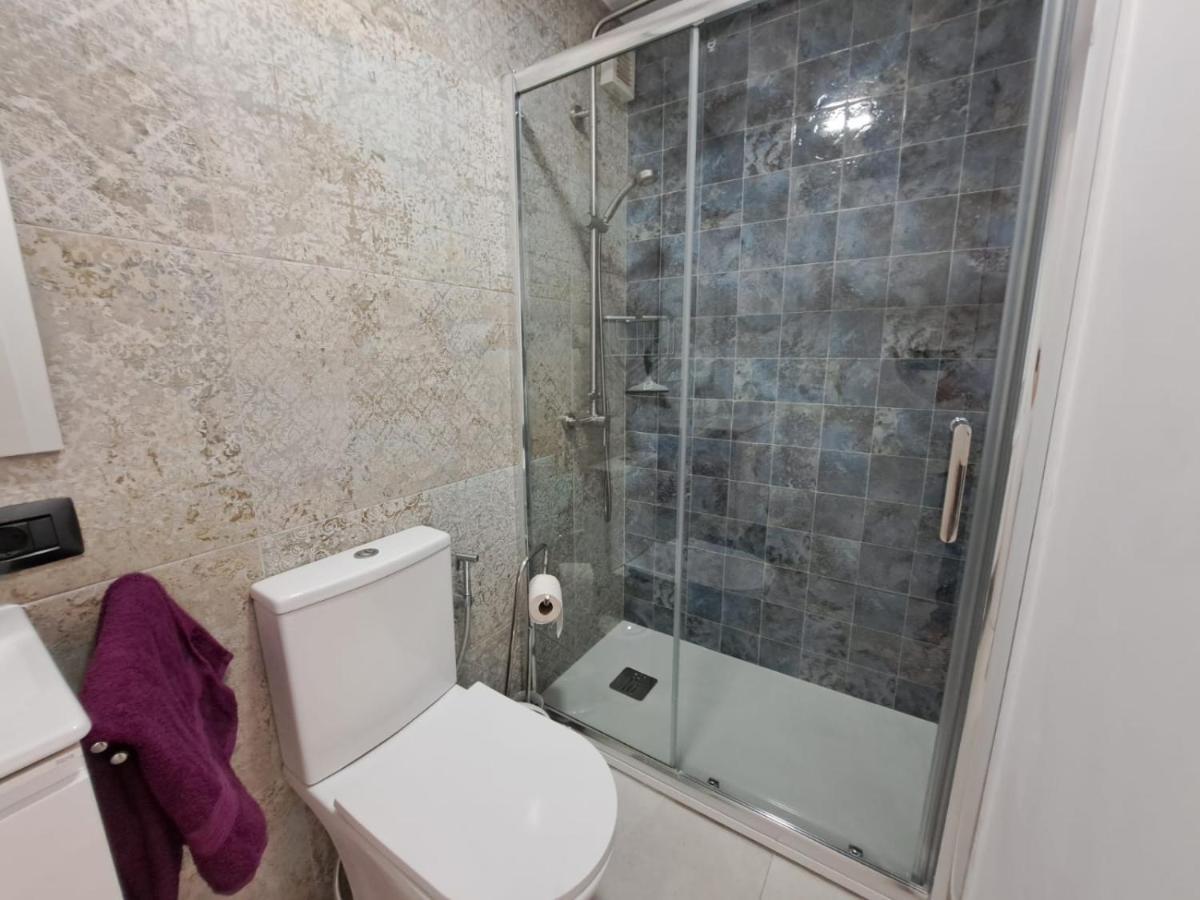 לוס כריסטיאנוס Newly Reformed 2 Bedroom Apartment In The Center Of Los Cristianos מראה חיצוני תמונה